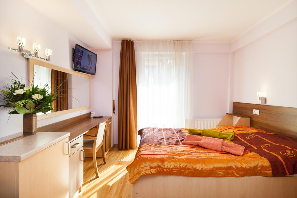 Sanatorium Zbyszko Hotel Busko Zdroj Bilik gambar